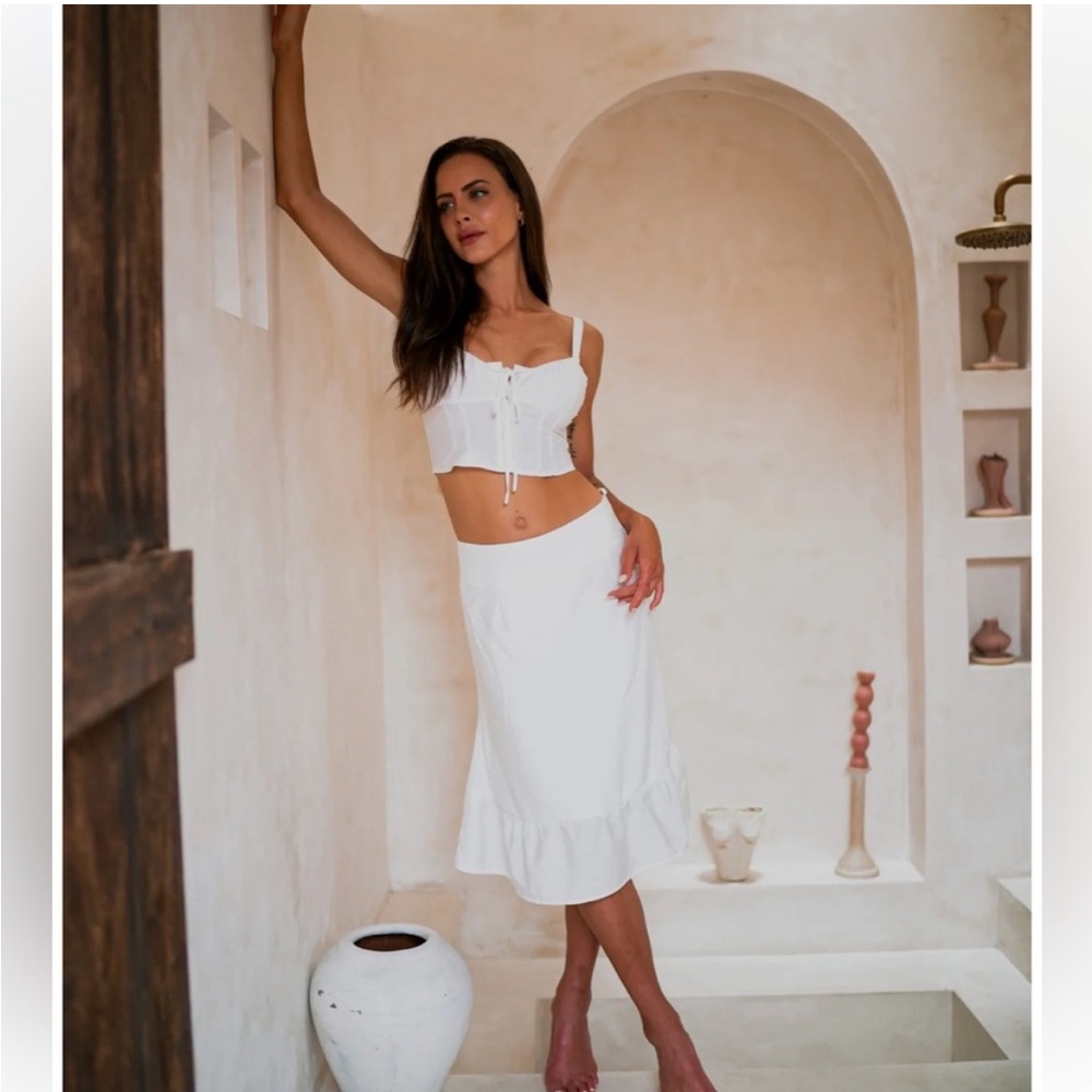 Commense White Ruffle Hem Midi Skirt